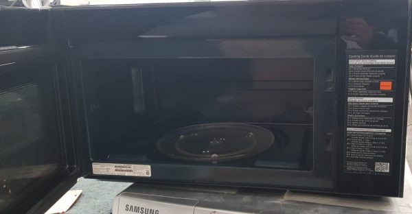 New Microwaves Samsung Me21m706bas
