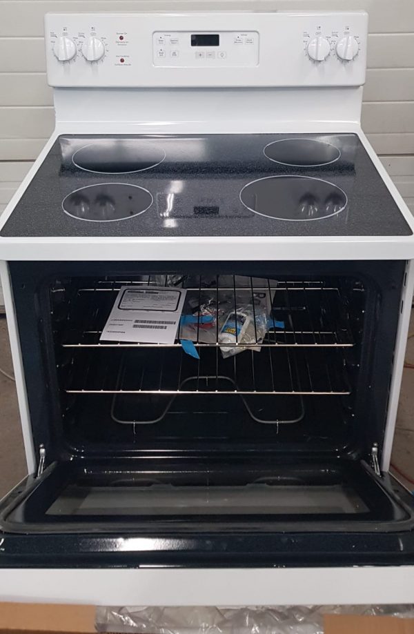 New Electrical Stove GE Jcbs630dkww 599$ Retail Price 890$
