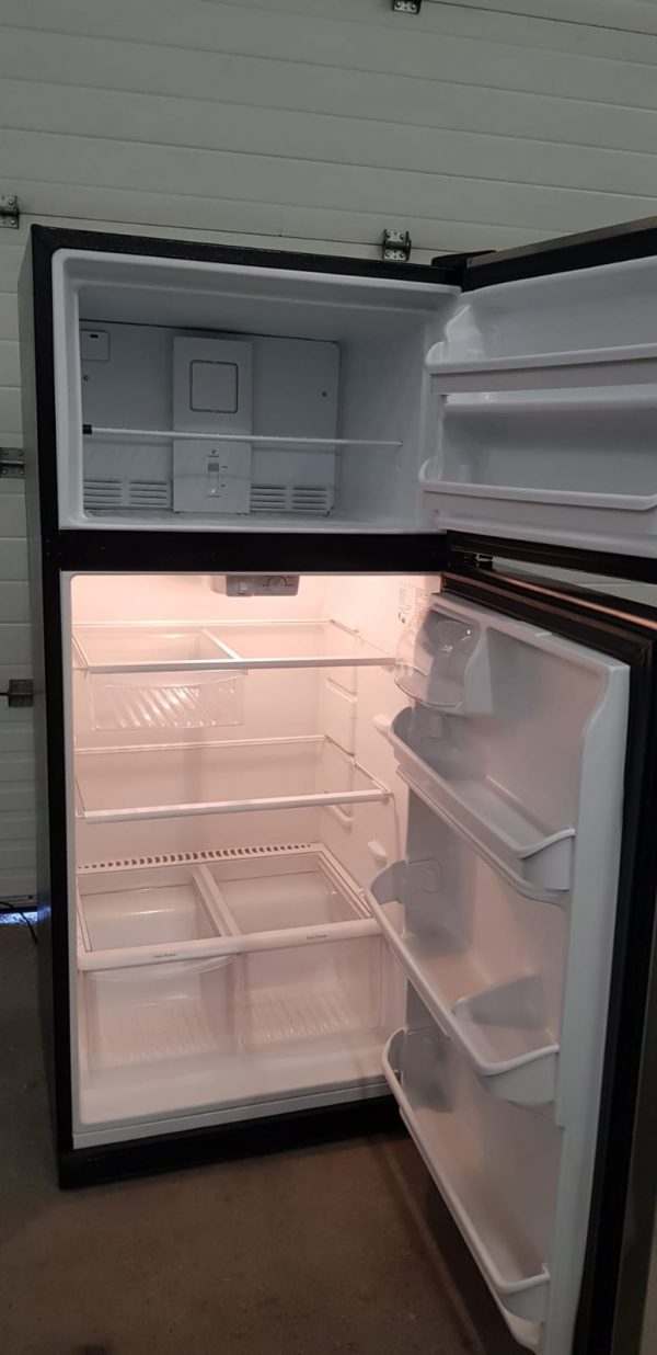 Refrigerator Frigidaire - FFTR1821QS0