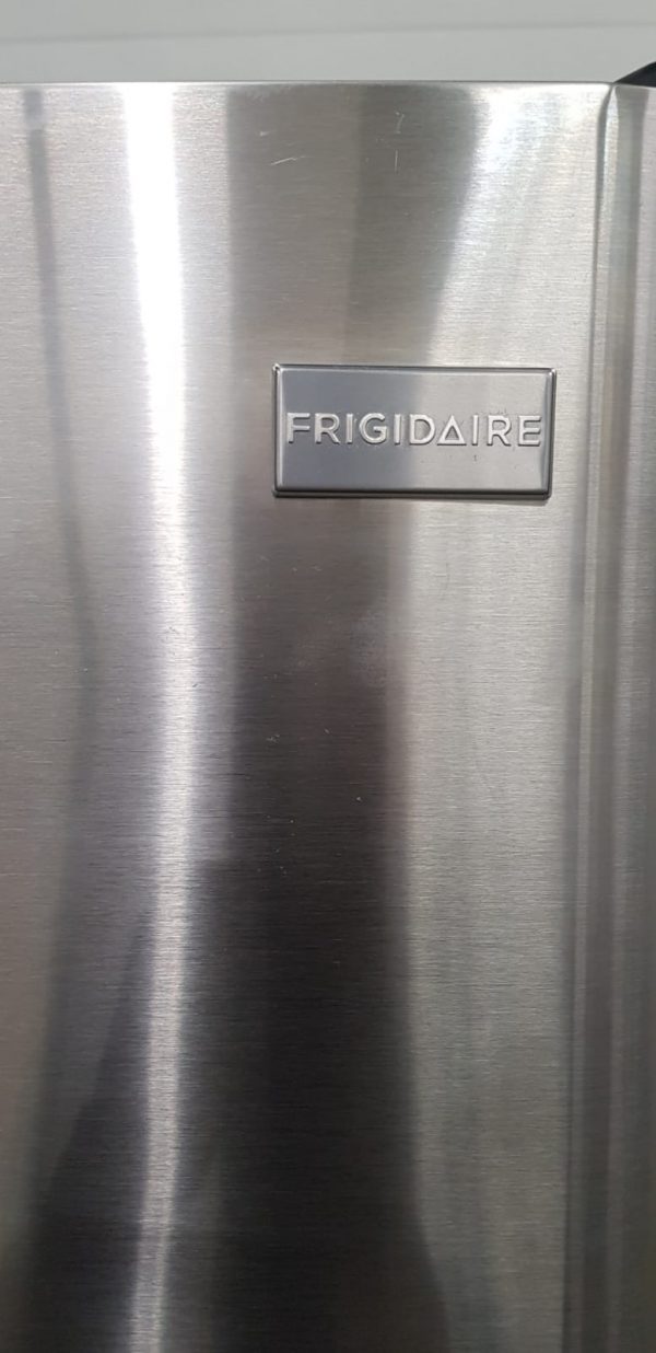 Refrigerator Frigidaire - Fftr1821qs0