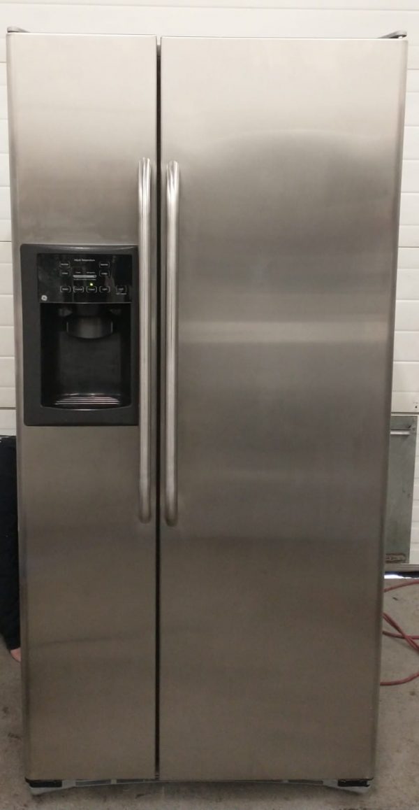 Refrigerator - GE Dsr23usta