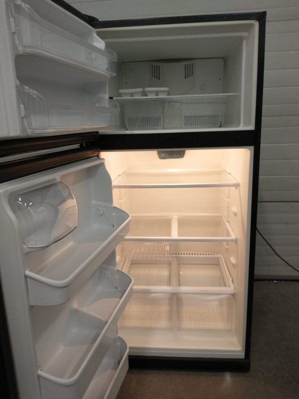 Refrigerator  - Frigidaire Cftr1826ls1