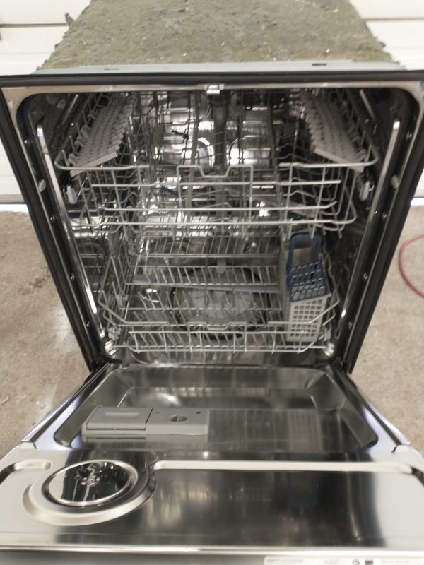 Dishwasher Samsung - Dw80j3020us