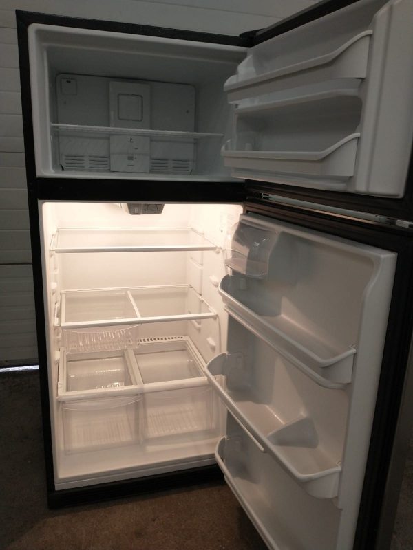 Refrigerator Frigidaire - Fftr1821qs5a
