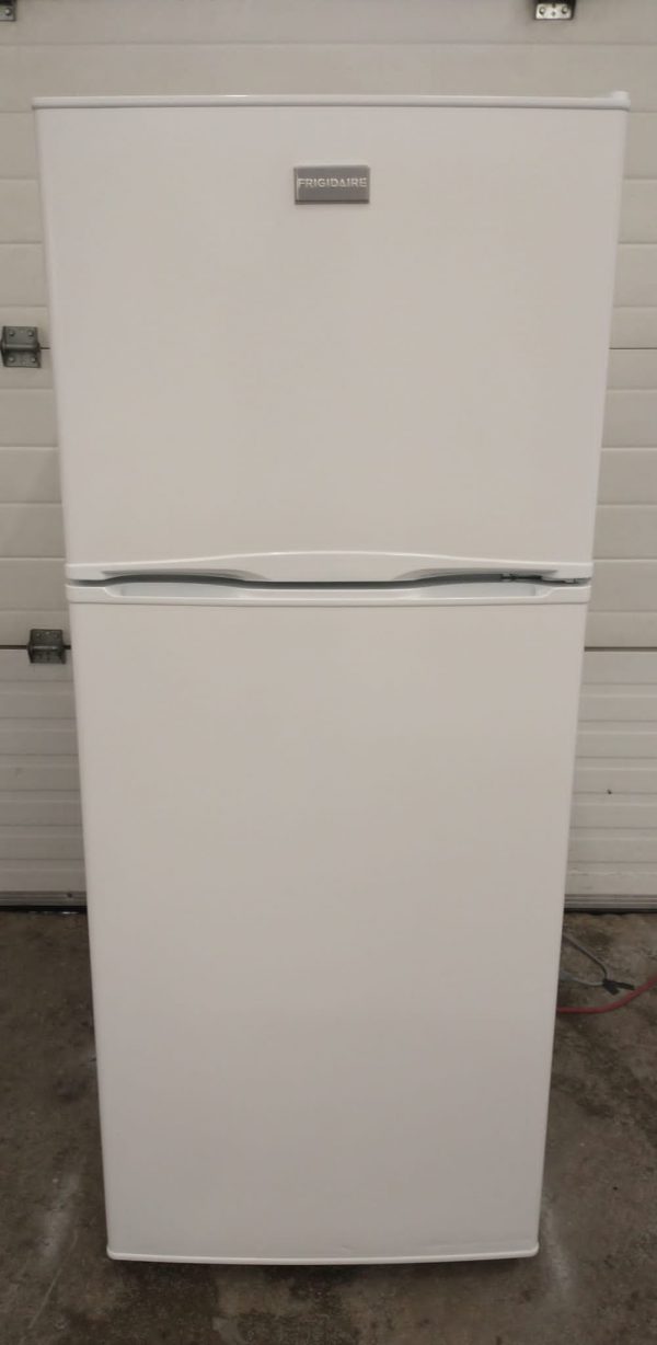 Refrigerator Apartment Size - Frigidaire - Ffet1222qw
