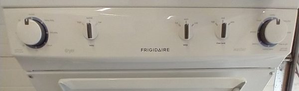 Laundry Center Frigidaire Ffle39c1qw0