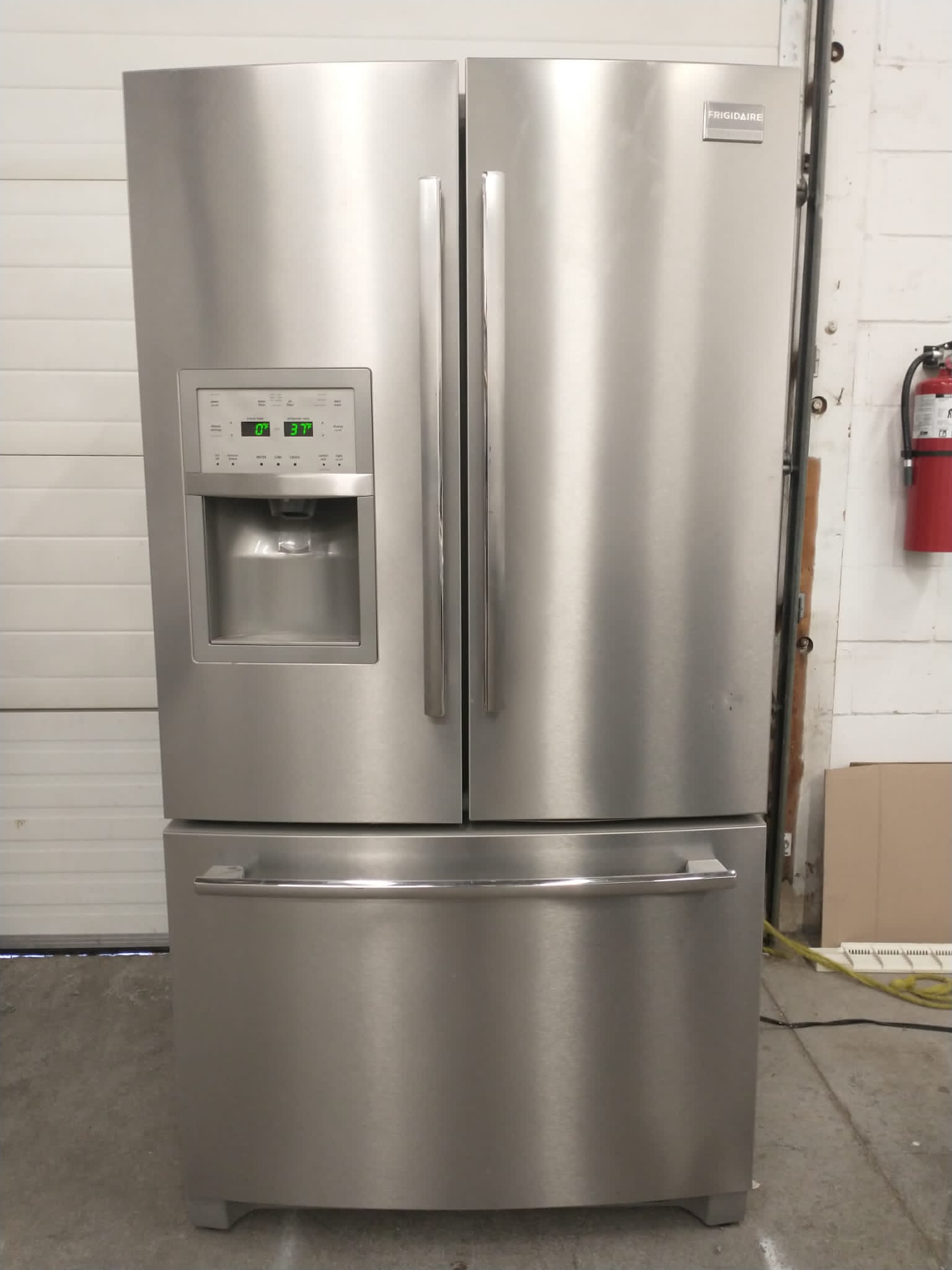 Order Your Used Refrigerator Frigidaire Counter Depth - Fphf2399mf0 ...