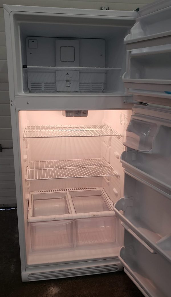 Used Refrigerator - Frigidaire Fftr1814qw1