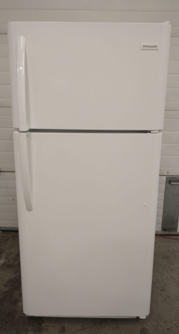 Refrigerator - Frigidaire Fftr1814tw0