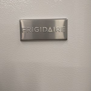 FRIGIDAIRE FFTR1817LW8 2