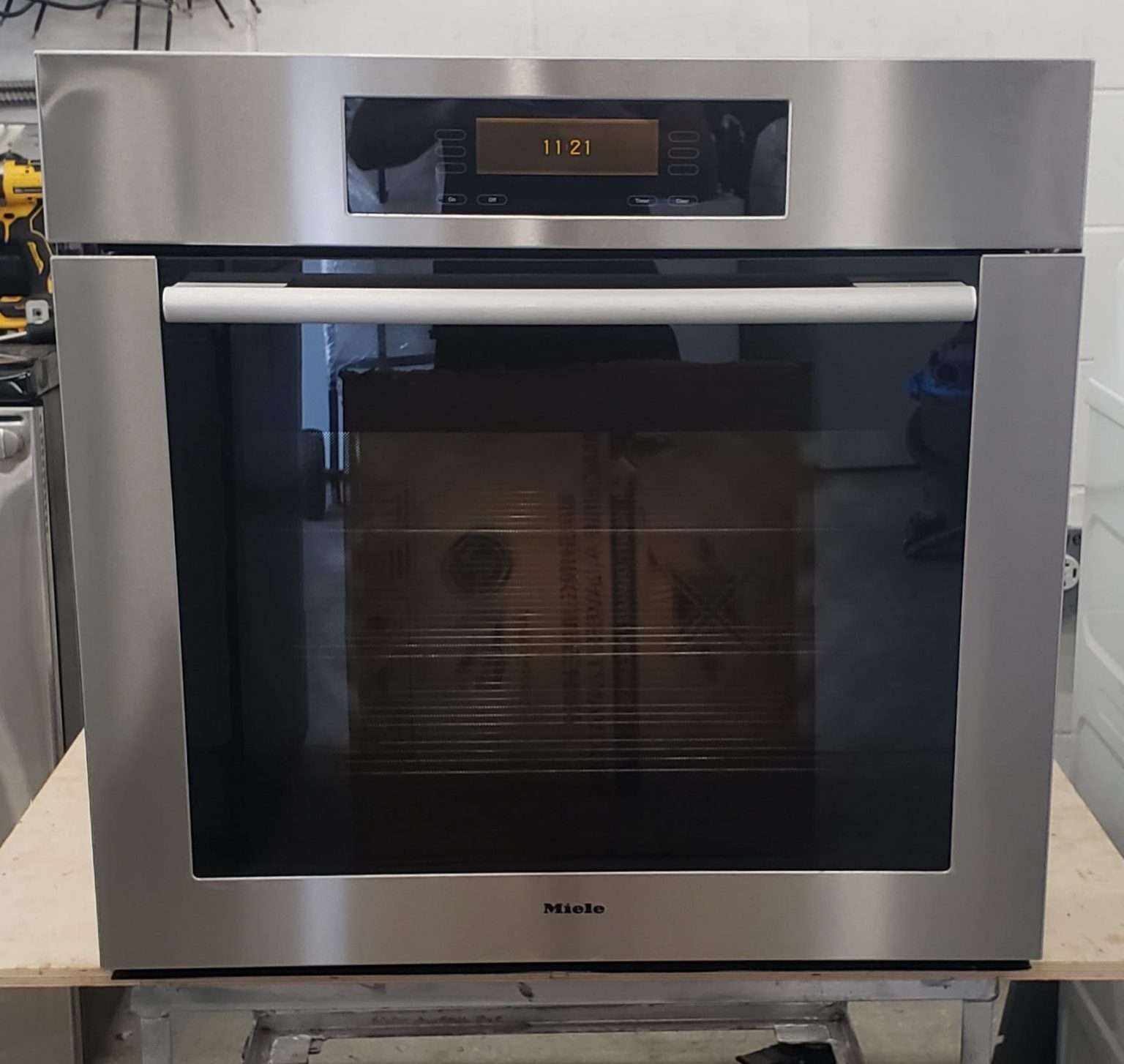 USED BUILT-IN OVEN MIELE H4882BP ☑️ Max Used Appliances