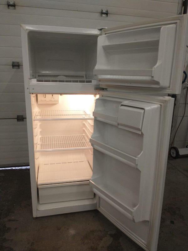 Used Refrigerator Mcclary Yrfw1237vw-1