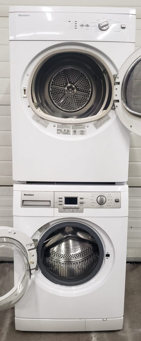 Used Set Blomberg Apartment Size - Washer Wm77120nbl01 And Dryer Dv17542