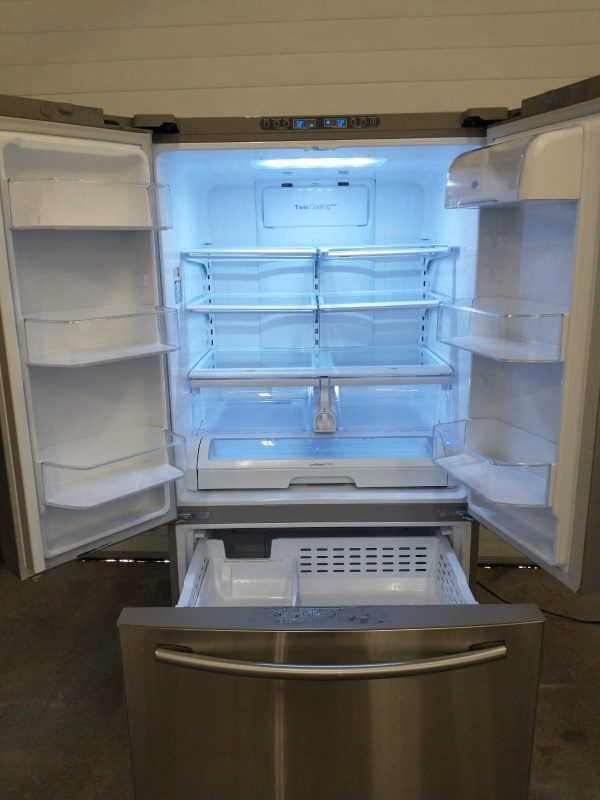 Used Refrigerator Samsung Rf260beaesr