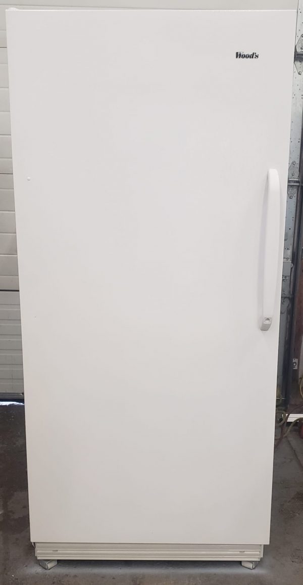 Used Refrigerator Woods R17wcb1