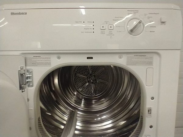Used Set Bloomberg Apartment Size Washer Wm67121nbl00 And Dryer Dv16540nbl00