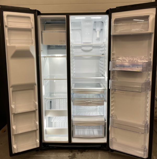New Open Box ( Floor Model) Refrigerator GE Counter Depth Gzs22iynfs