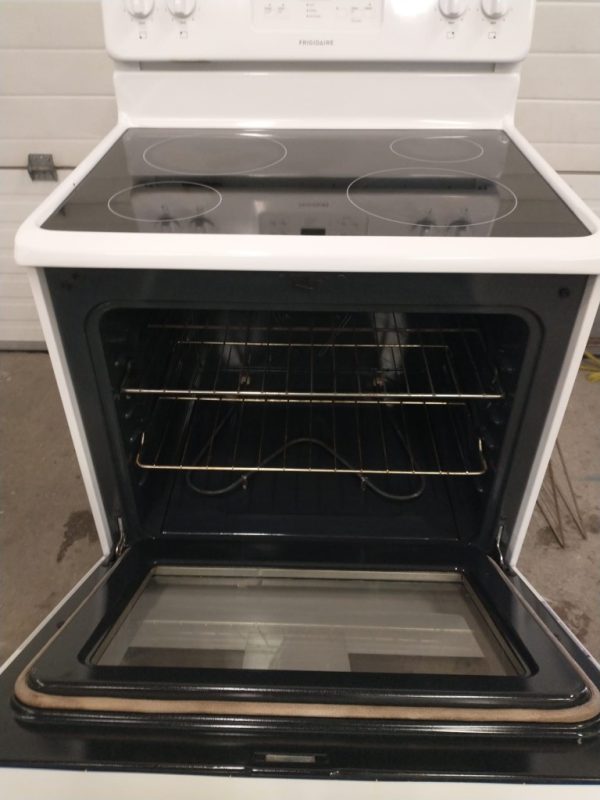 USED ELECTRICAL STOVE FRIGIDAIRE CFEF3014TWA