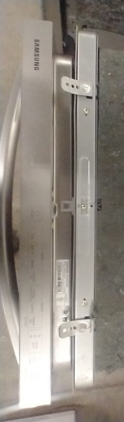 New Open Box  Dishwasher Samsung Dw80r2031us