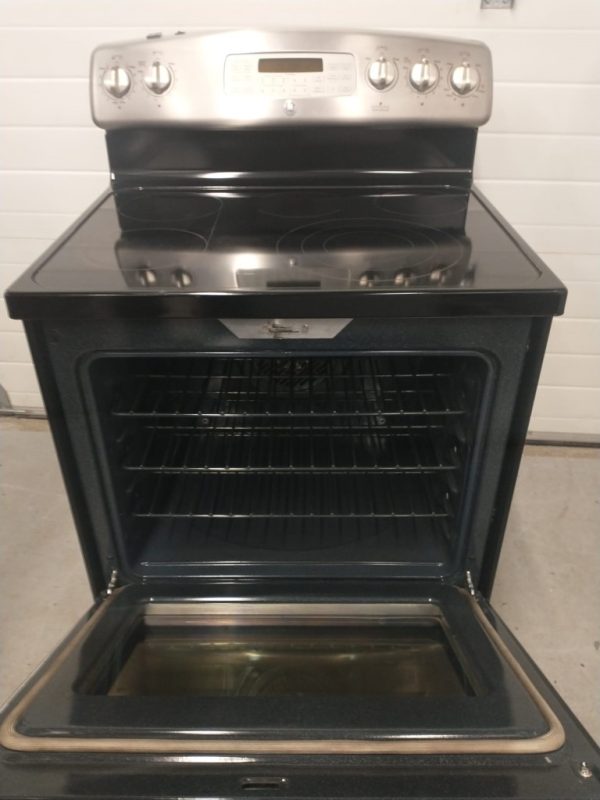 USED ELECTRICAL STOVE GE JCBP84SM2SS