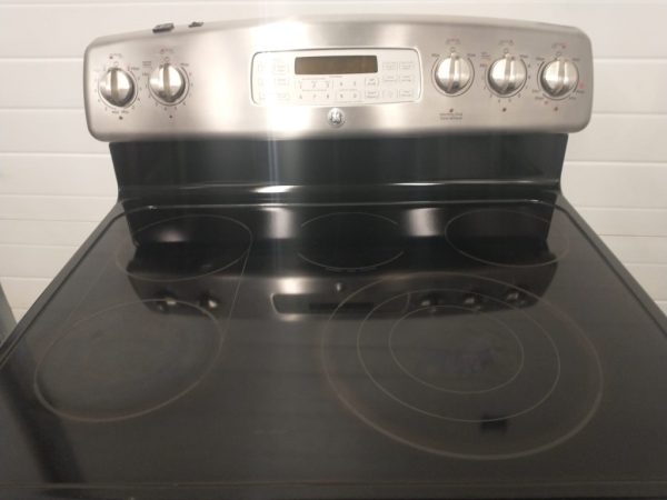 USED ELECTRICAL STOVE GE JCBP84SM2SS
