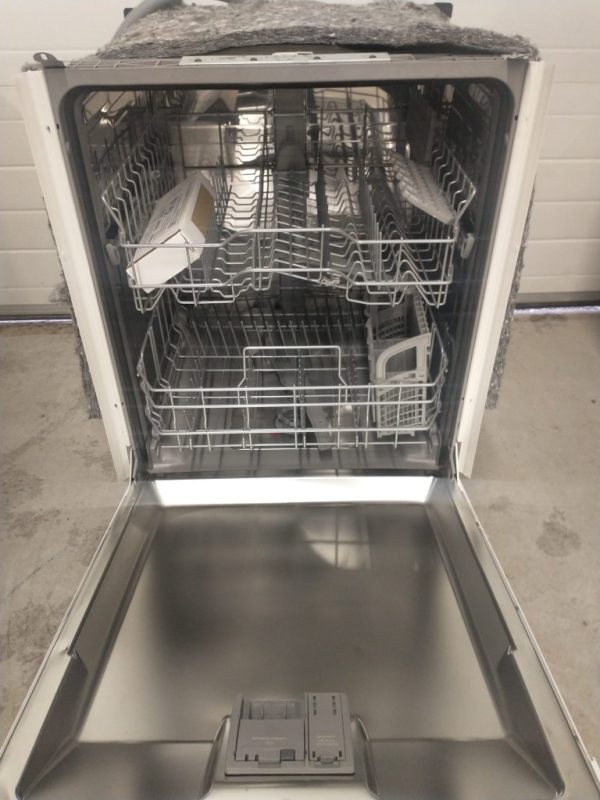 New Open Box Dishwasher Kenmore 630.12232318