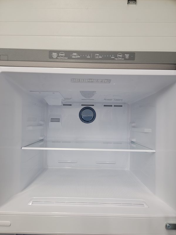 New Open Box Floor Model Refrigerator Samsung Rt18m6213sr