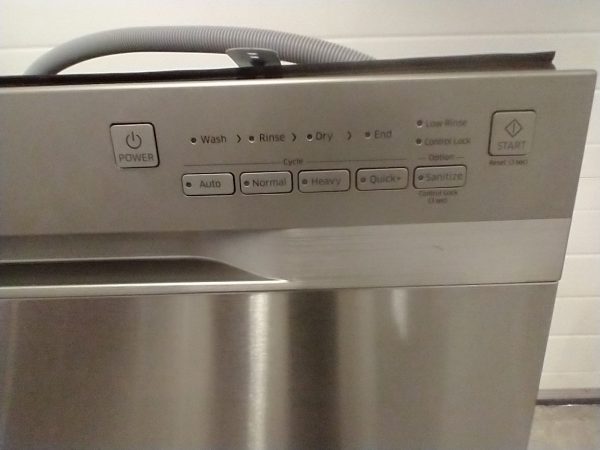New Open Box Dishwasher Samsung Dw80j3020/us
