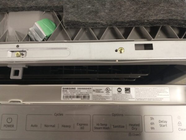 New Open Box Floor Model Dishwasher Samsung Dw80r2031us