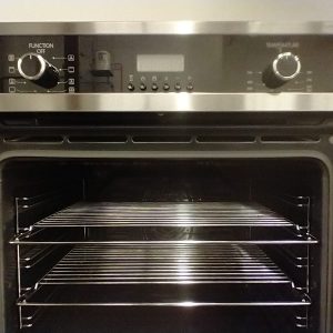 USED BUILT IN OVEN BLOMBERG BW0S24102SS APPARTMENT SIZE 3