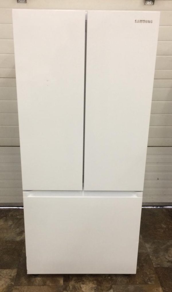 Open Box Floor Model Refrigerator RF22A4111WW