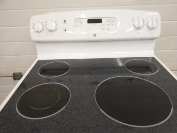 USED ELECTRICAL STOVE GE JCBP670DT1WW