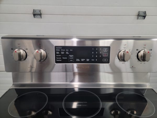 Used Electrical Stove Samsung Ne63a6511ss/ac