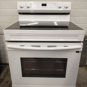 USED LESS THAN 1 YEAR ELECTRICAL STOVE SAMSUNG NE63A6511SW 1