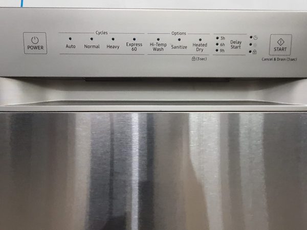 New Open Box  Floor Model Dishwasher Samsung Dw80n3030us