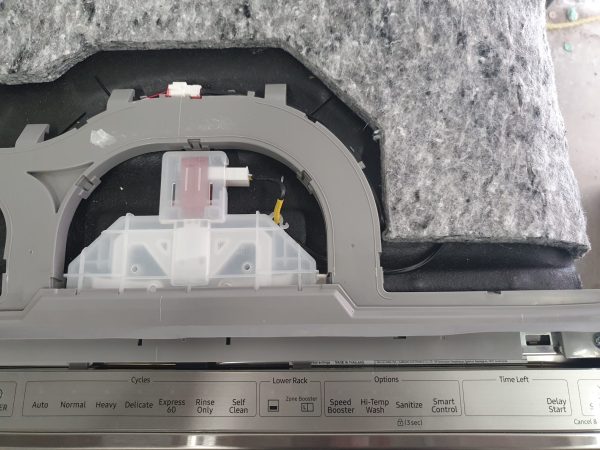 New Open Box  Floor Model Dishwasher Samsung Dw80r9950us