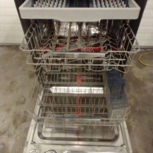 USED LESS THAN 1 YEAR DISHWASHER SAMSUNG CHEF COLLECTION DW80H9930US 2