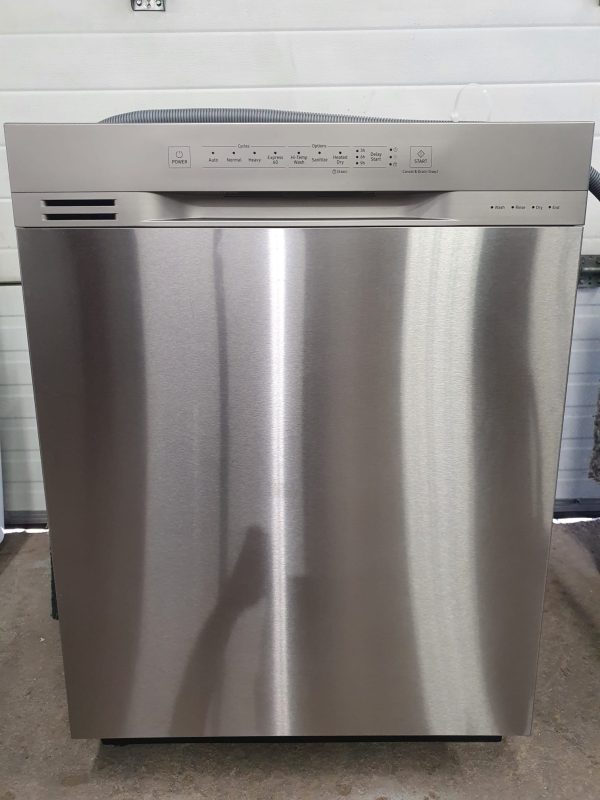 Used Less Than 1 Year Dishwasher Samsung Dw80n3030us