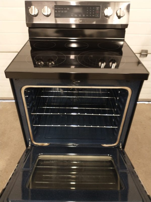 Used Less Than 1 Year  Electrical Stove Samsung NE59R6631SG