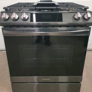 USED LESS THAN 1 YEAR GAS STOVE NX60T8511SGAA