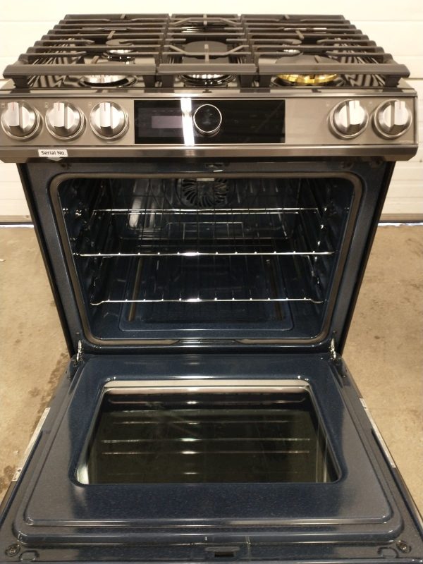 USED LESS THAN 1 YEAR  GAS STOVE SAMSUNG NX60T8711SG/AA