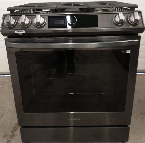 Used Less Than 1 Year  Gas Stove Samsung NX60T8711SG/AA