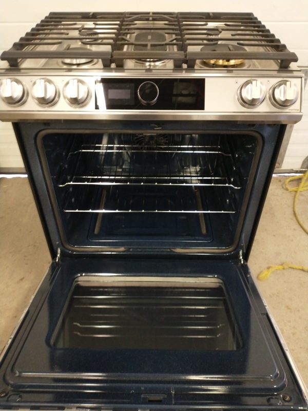 USED LESS THAN 1 YEAR  GAS STOVE NX60T8711SS/AA