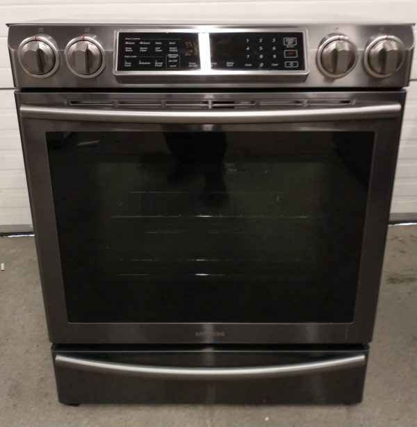 Used Less Than 1 Year Slide In Induction Stove Samsung Ne58k9560wg/ac