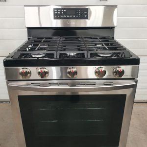 USED LESS THAN 1 YEAR Samsung GAS PROPANE STOVE NX58T5601SSAC 30 in 5 Burner 5 1