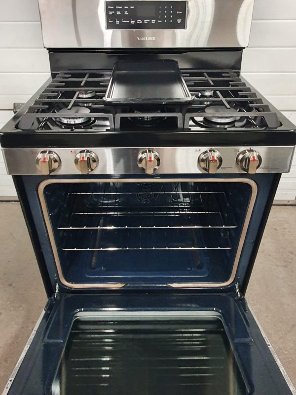 Used Sadmsung Gas Propane Stove Less Than 1 Year Nx58t5601ss/ac