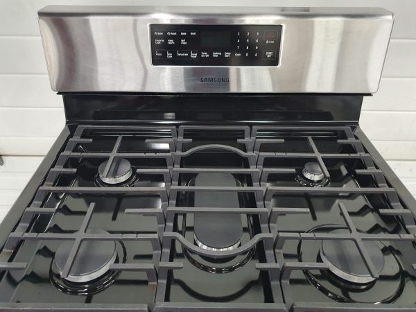 USED SAMSUNG GAS STOVE LESS THAN 1 YEAR NX58T5601SS/AC