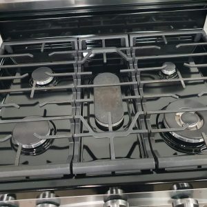 USED LESS THAN 1 YEAR Samsung GAS STOVE NX60A6511SS 30 4