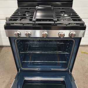 USED LESS THAN 1 YEAR Samsung GAS STOVE NX60A6511SS 30 5