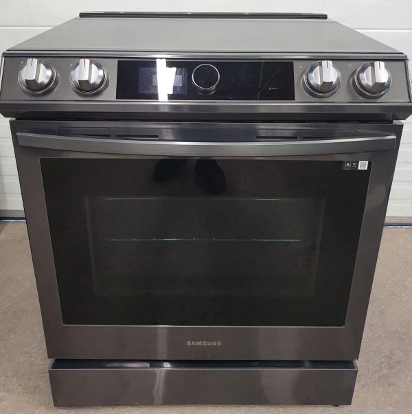 Used Less Then 1 Year Induction Stove Samsung Ne63t8911sg/ac